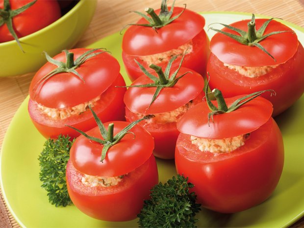 csm_25_tomato_stuffed_with_aubergine_puree_12_7fb8680166.jpg